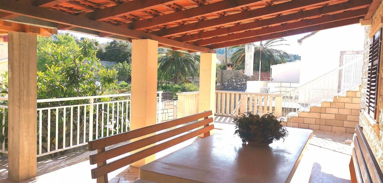 Big House For 14 People In Centre Of Lumbarda Apartment Exterior photo