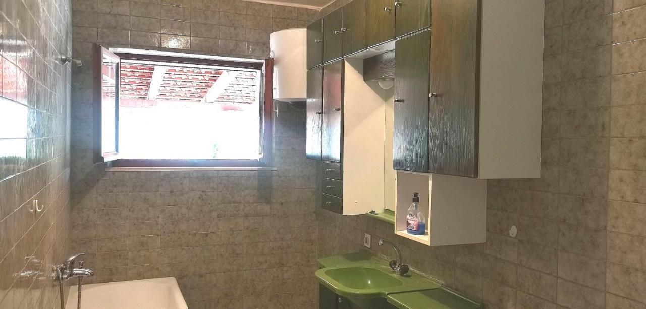 Big House For 14 People In Centre Of Lumbarda Apartment Exterior photo