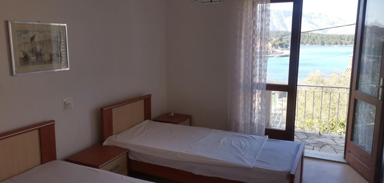 Big House For 14 People In Centre Of Lumbarda Apartment Exterior photo